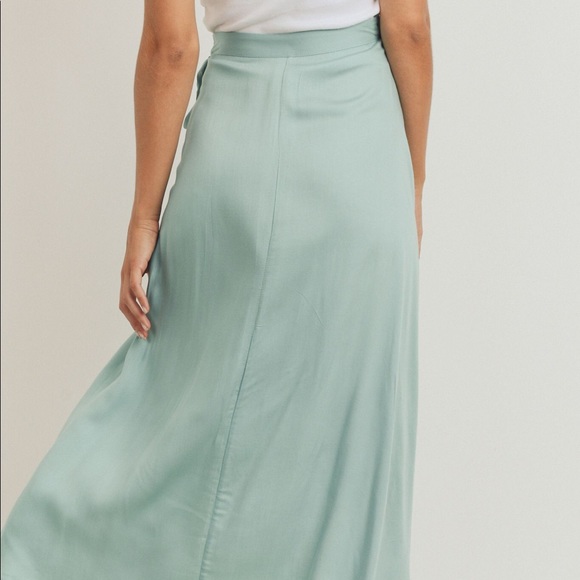 ❤️HP! Aqua Flowy Wrap Skirt - Picture 8 of 8